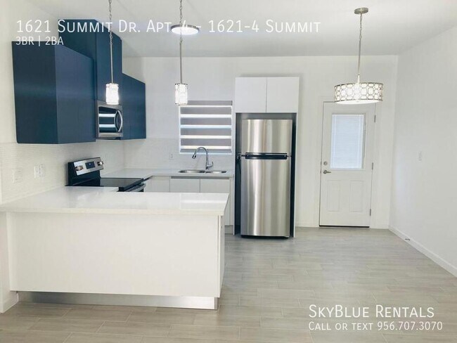 Building Photo - 1621 W Smt Dr