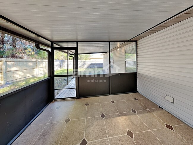 Building Photo - 2570 Blackstone Ct