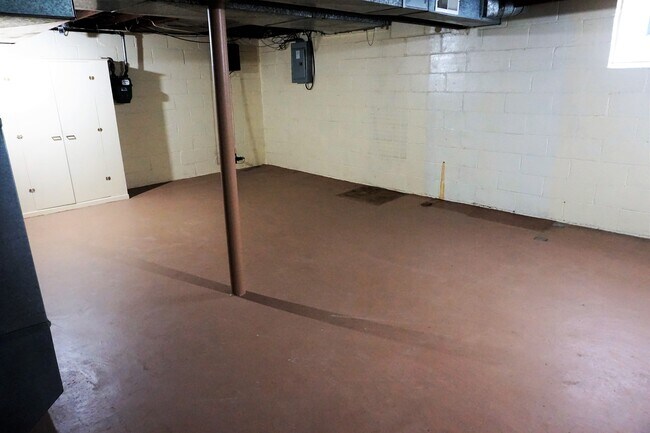 Building Photo - 3147 Glendale Ave