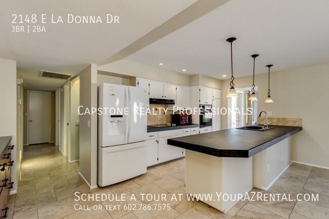 Building Photo - 2148 E La Donna Dr