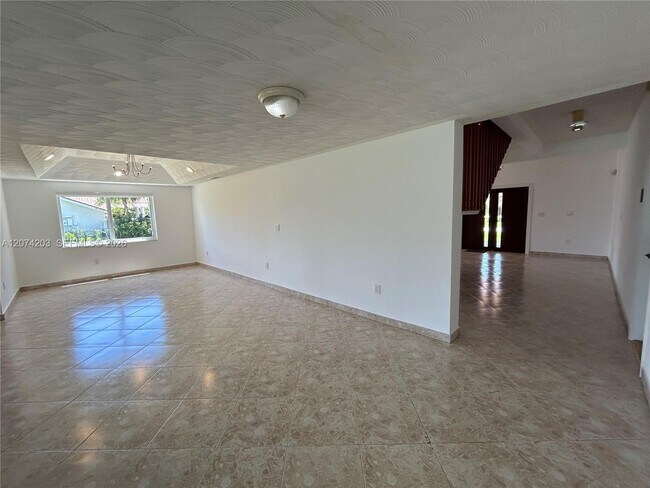 Building Photo - 6611 SW 99th Ave