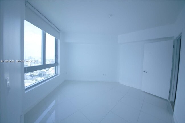 Building Photo - 350 S Miami Ave