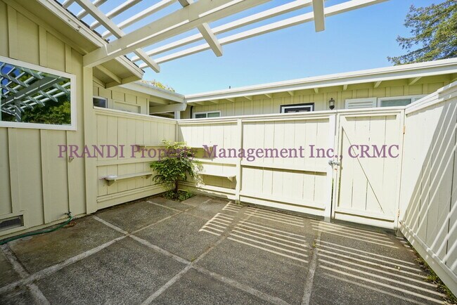 Building Photo - Reduced Rent! Now $3,300 (Was $3,500) Qual...