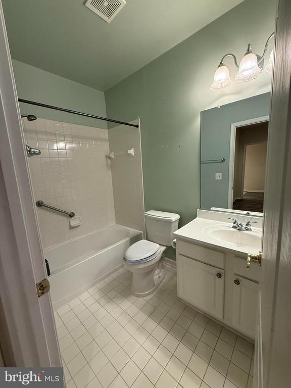 Building Photo - 10892 Clara Barton Dr