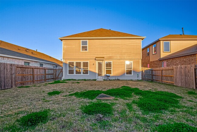 Building Photo - 7106 Escondido Dr