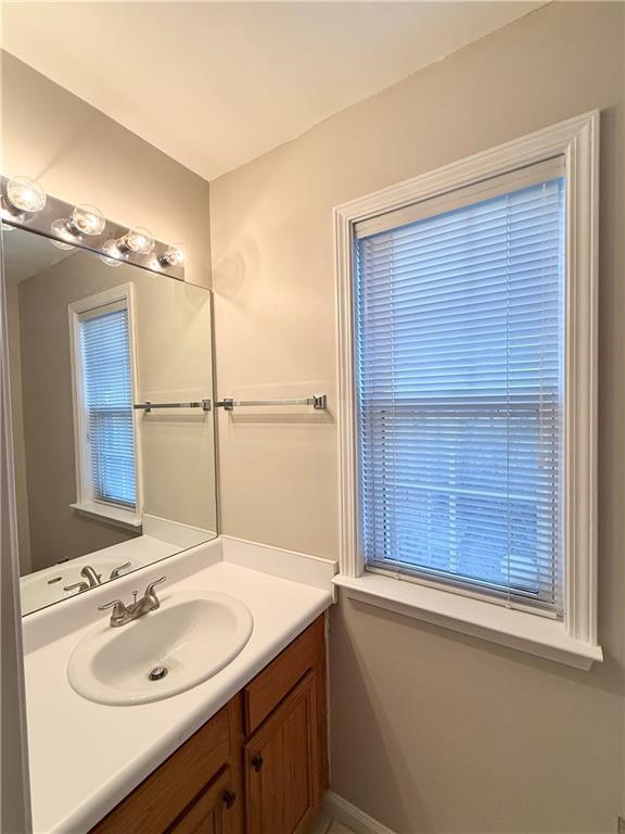 Building Photo - 593 Lullingstone Dr SE