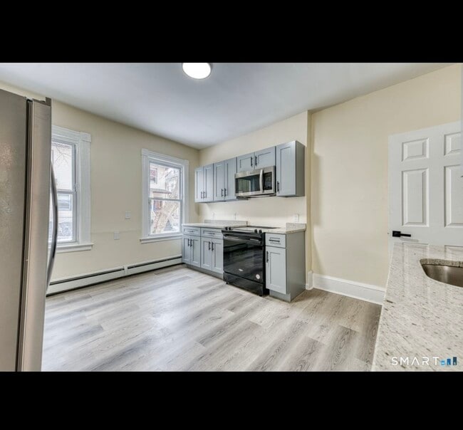 Building Photo - 75-75 Cabot St