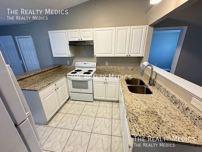 Building Photo - 313 Azincourt Ln