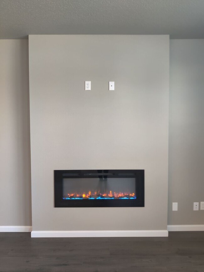 Building Photo - Gorgeous Newer Single Family Home in West ...