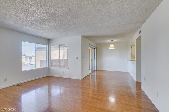 Building Photo - 1404 Santa Anita Dr
