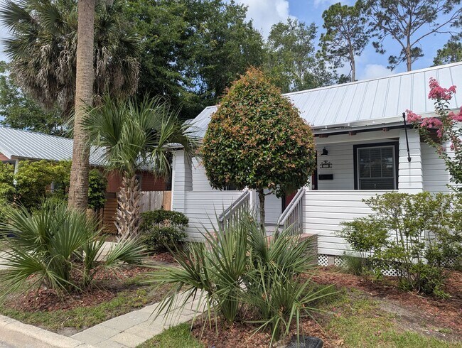 Building Photo - Stunning Fully Renovated 3-Bedroom, 2-Bathroom Cottage-Style Home