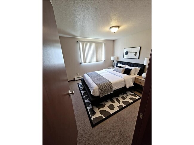 Building Photo - 1918 Greenwood St E