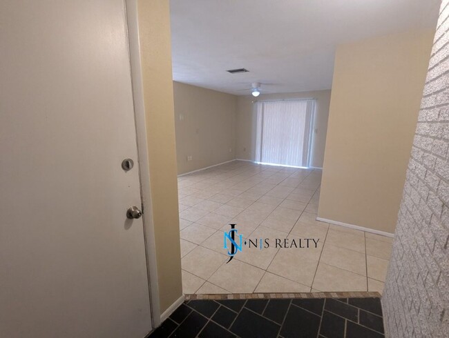 Building Photo - Section 8 available: 2/2 over 1048sf with ...