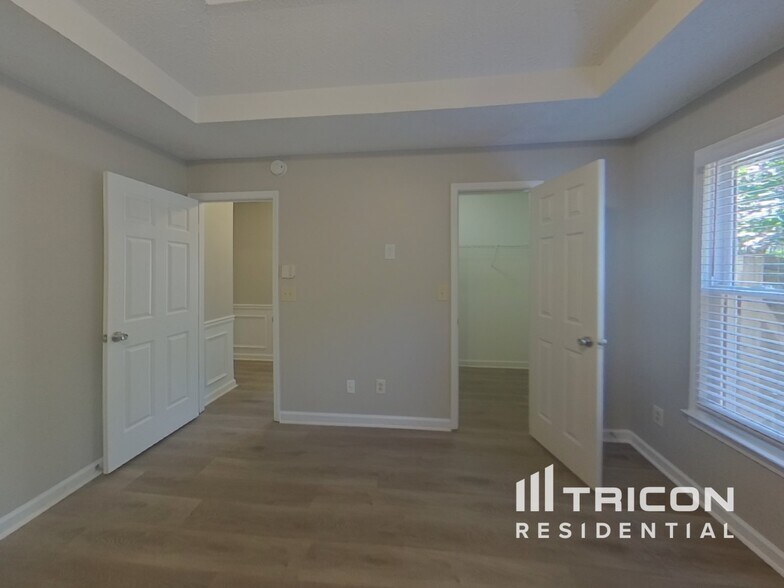 Building Photo - 30 Bacchus Dr