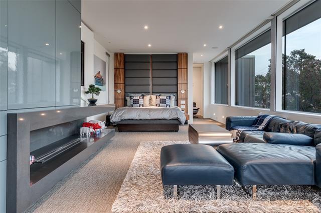 Building Photo - 2300 N Carroll Ave