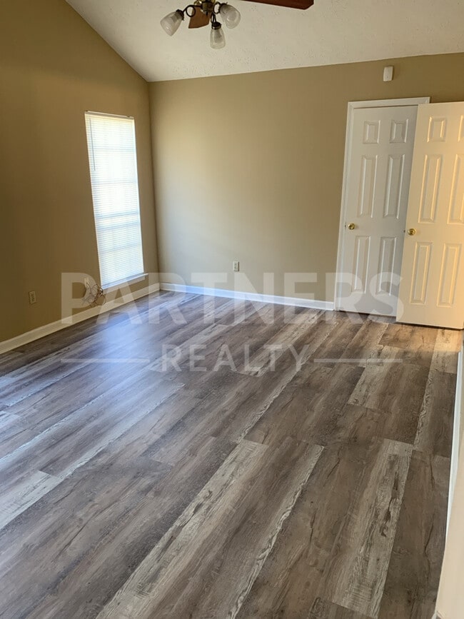 Building Photo - 5821 Acacia Ct