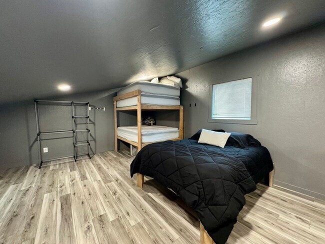 Building Photo - 34420 Thorpe Ct