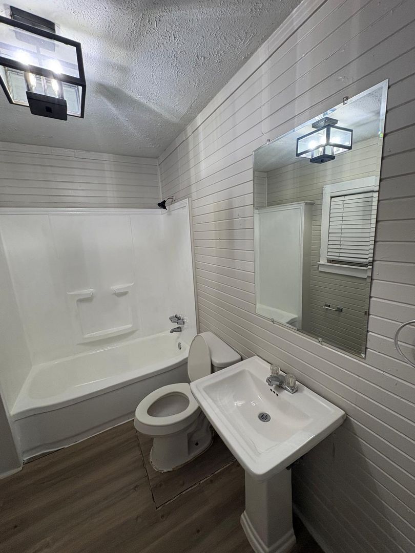 Building Photo - 3604 N Terry St