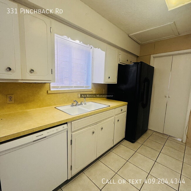 Building Photo - 331 Pinchback Rd