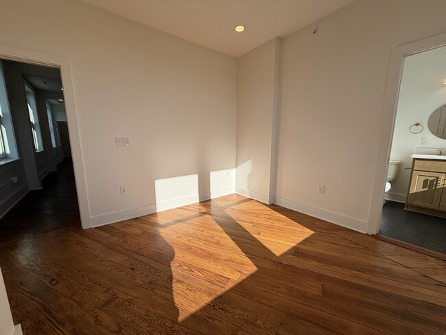 Building Photo - 901 Fifth Street - 302