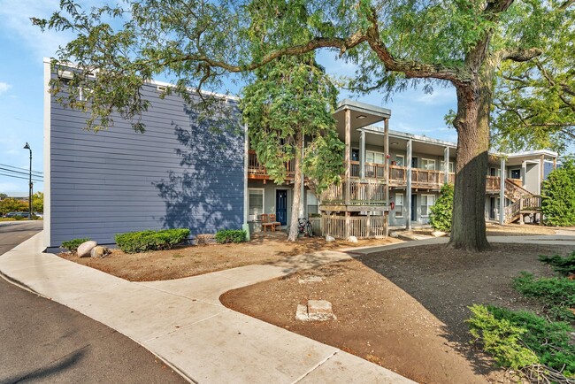 Building Photo - 24 N Parkside Ave