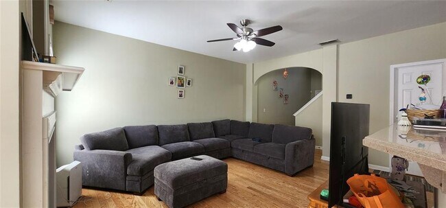 Building Photo - 2877 Cross Creek Dr