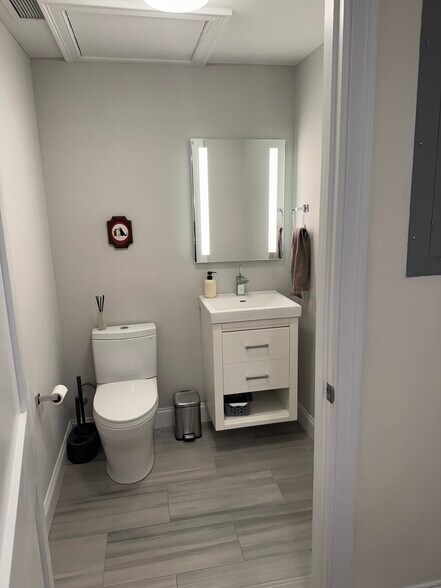 Building Photo - 771 Harrison Ave