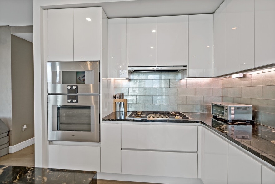 Kitchen - 1414 S Penn Sq