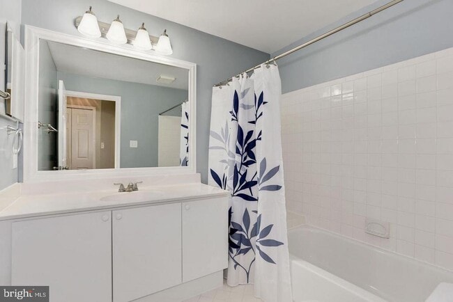 Building Photo - 20579 Snowshoe Square