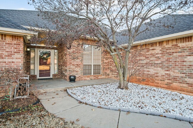 Building Photo - 2708 NW 170th Terrace