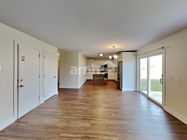 Building Photo - 836 Orwell St