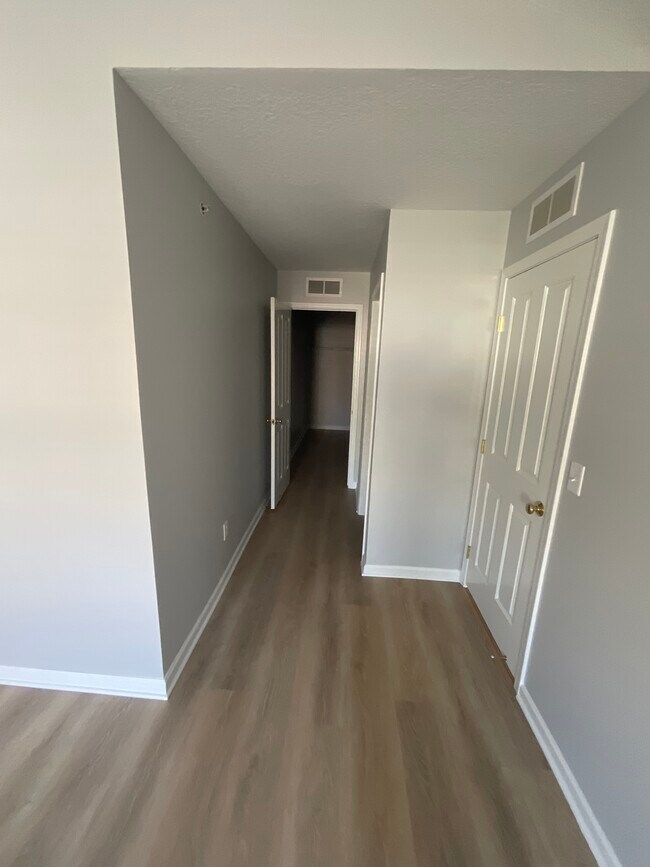 Building Photo - 28862 Cullen Dr