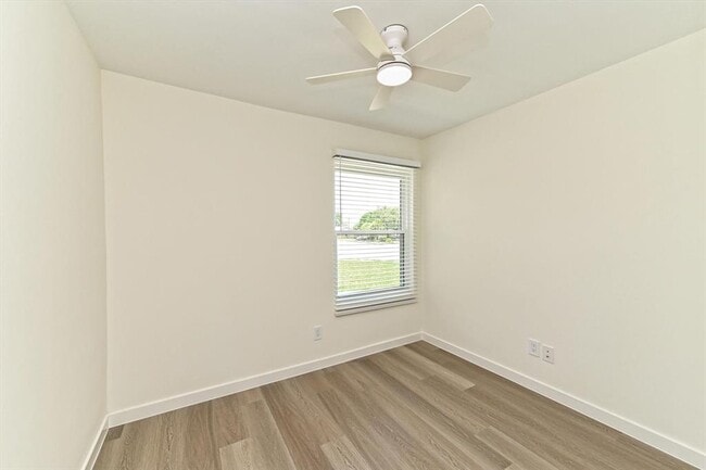 Building Photo - 1606 Normeadows Cir