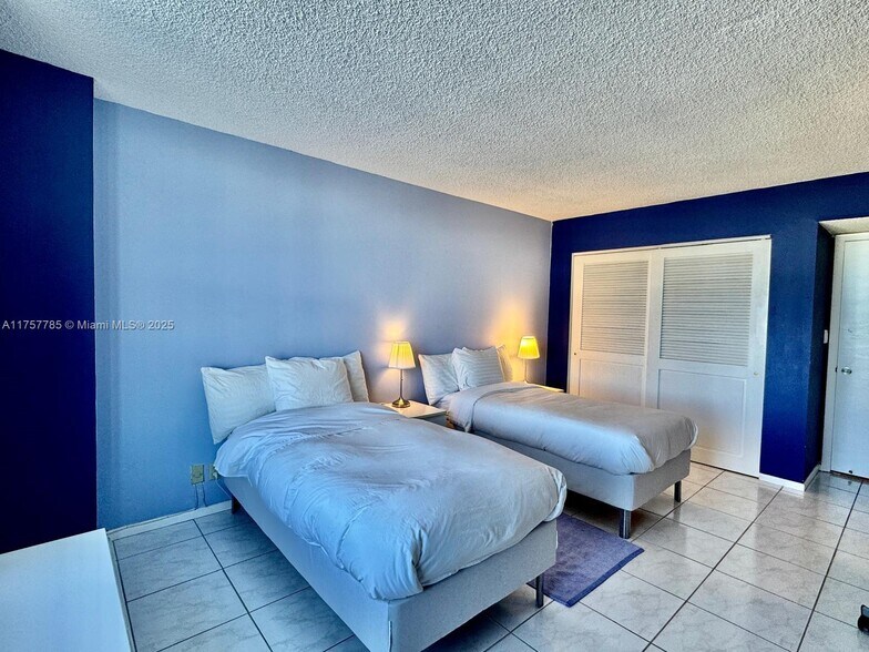 Building Photo - 3800 S Ocean Dr