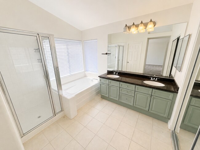 Building Photo - 5178 Corte Vistora