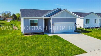 Building Photo - Must See this 4 Bedroom Walkout Ranch in Desoto
