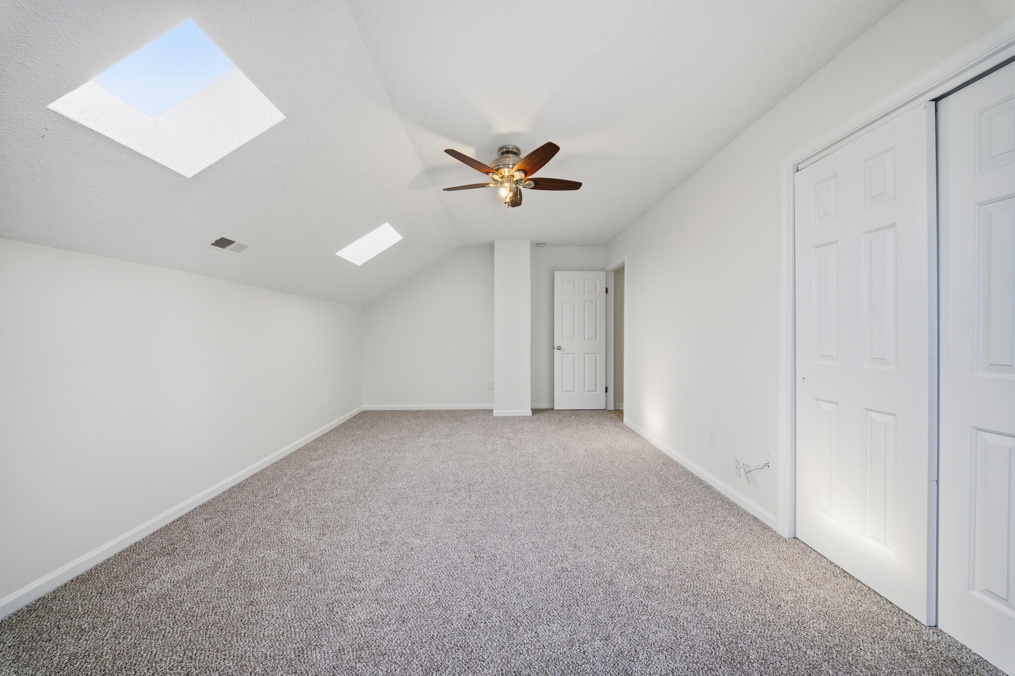 Building Photo - 4732 Brompton Dr