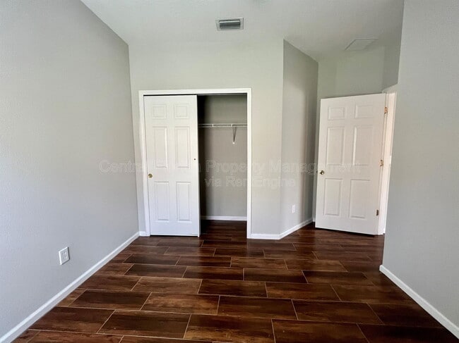 Building Photo - 342 Fern Lake Dr