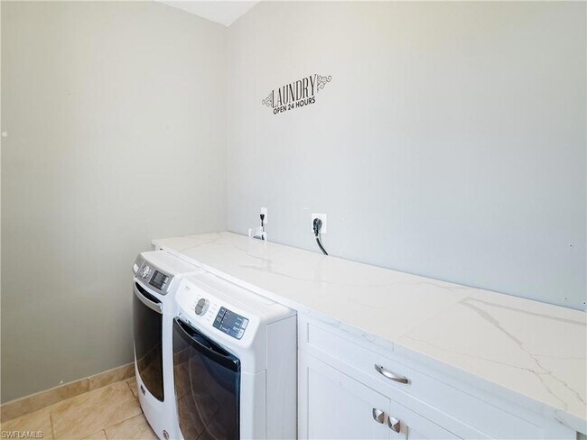 Building Photo - 5360 Brin Way