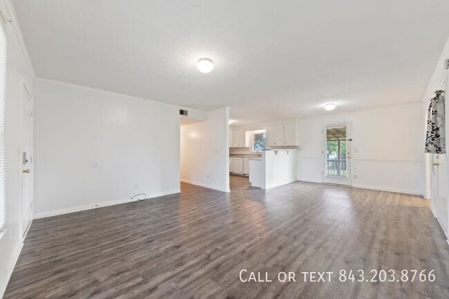 Building Photo - 625 Kristen Cir