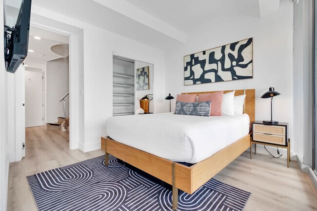 Building Photo - 1395 Brickell Ave