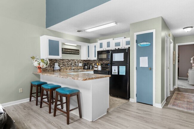 Building Photo - Free Utilities!! Seasonal Rental Available...