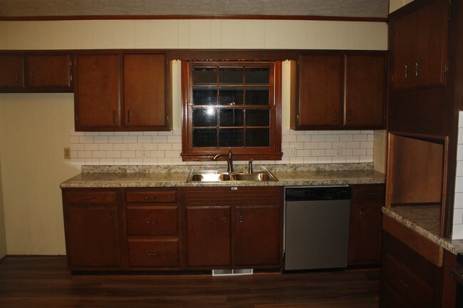 Building Photo - 7848 Nashville Rd