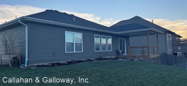 Building Photo - 3 br, 2 bath House - 305 Green Meadows circle