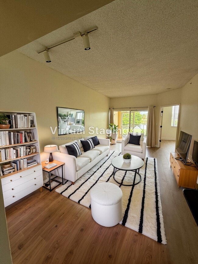 Building Photo - 2040 Greenview Shores Blvd