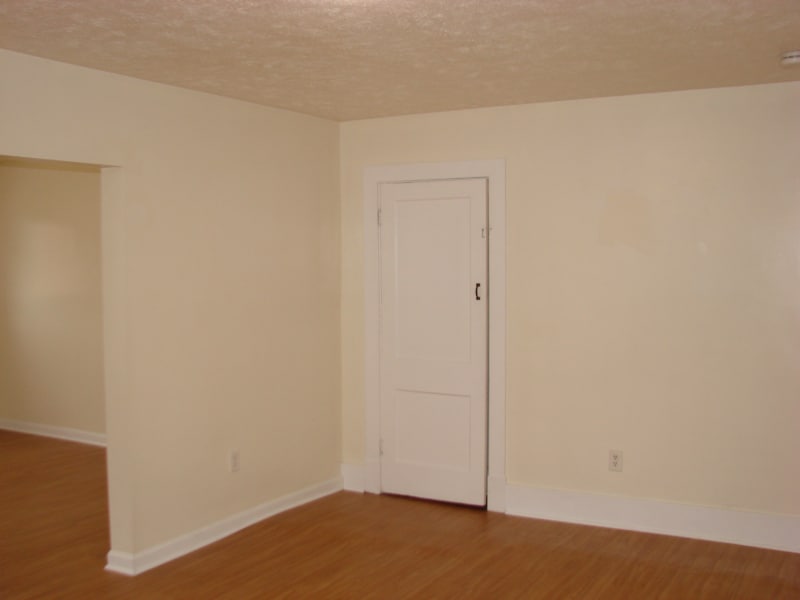 Building Photo - 721 Main St