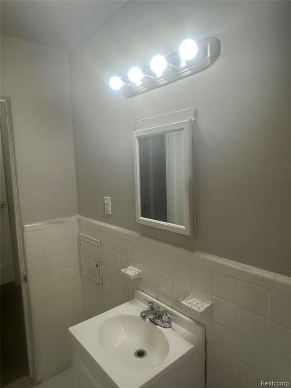 Building Photo - 7777 Auburn St