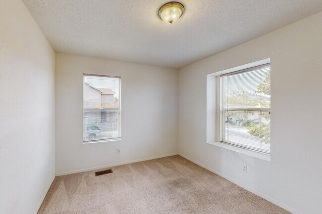 Building Photo - 6056 Malpais Park Ave NW