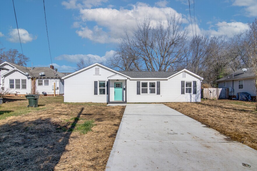 Front Exterior - 515 flint st