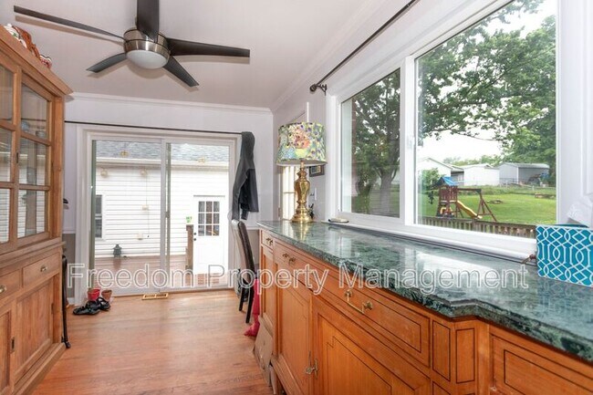 Building Photo - 5914 Ridge View Dr